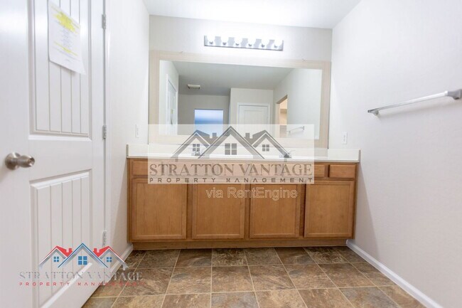 Building Photo - 40510 W Hayden Dr