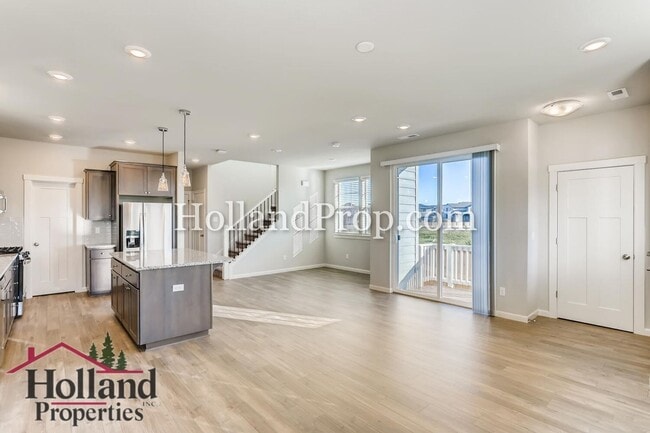 Building Photo - Modern Luxury Living Near Intel, Parks & Everything You Need!