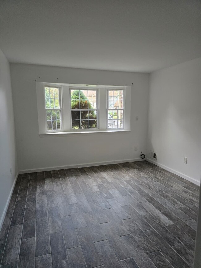 Building Photo - 31A Franklin Ln
