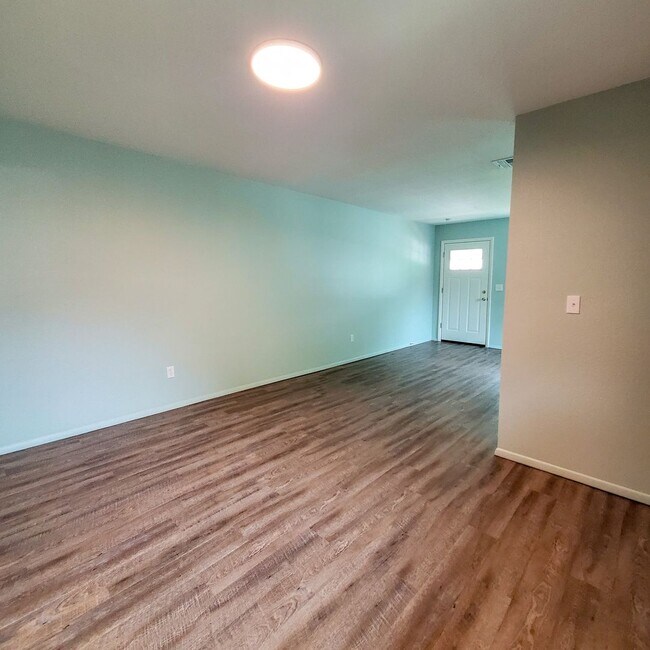 Building Photo - 1117 E Parker St