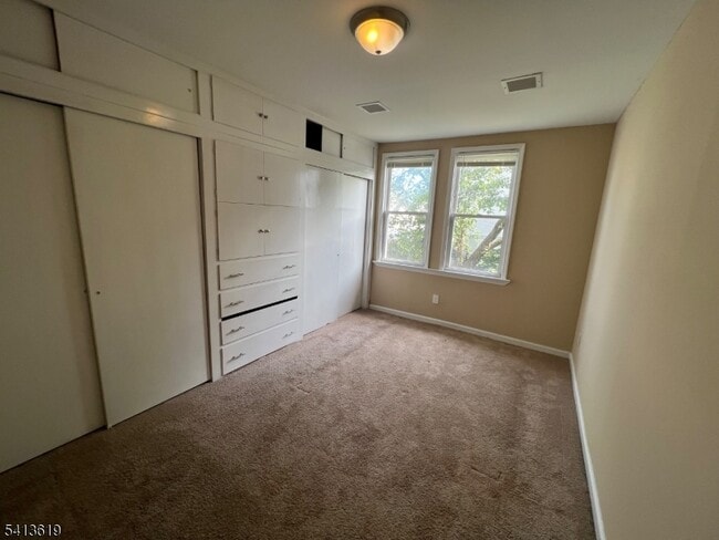 Building Photo - 163 E 22nd St