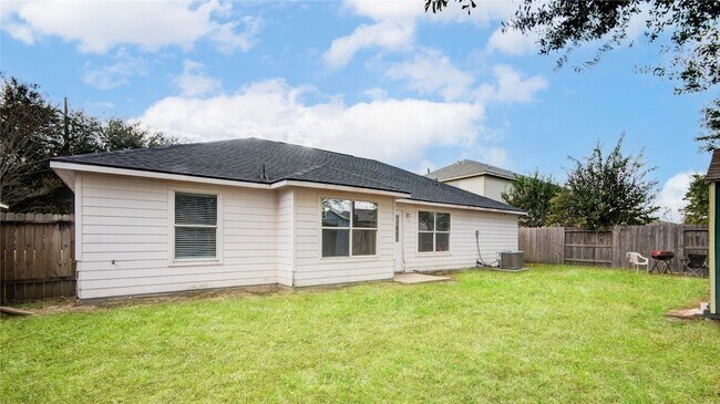 Building Photo - 16145 Sun View Ln