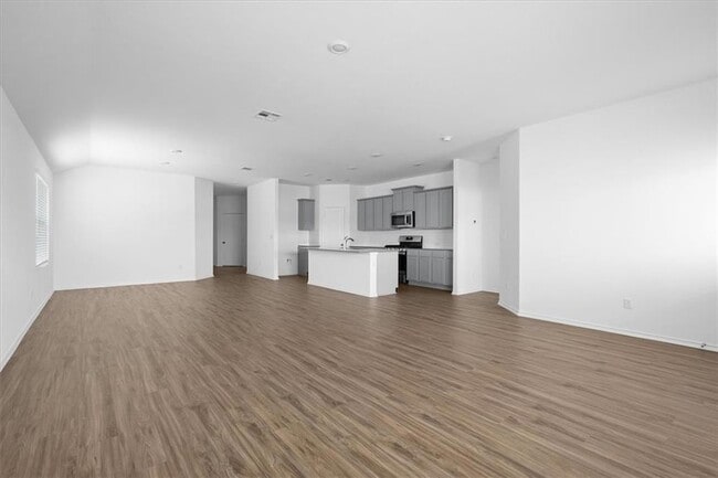 Building Photo - 325 Escondido Cir