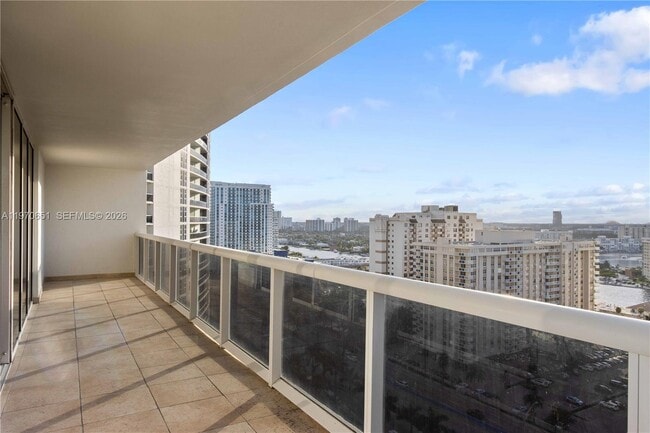 Building Photo - 1830 S Ocean Dr