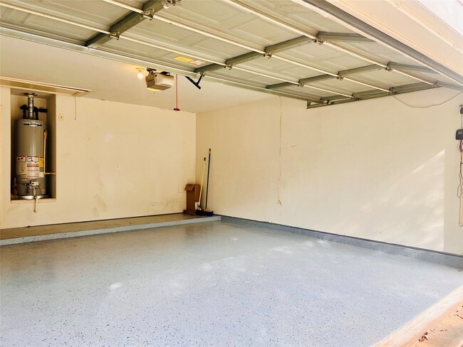 Building Photo - 6423 Mildenhall Ct