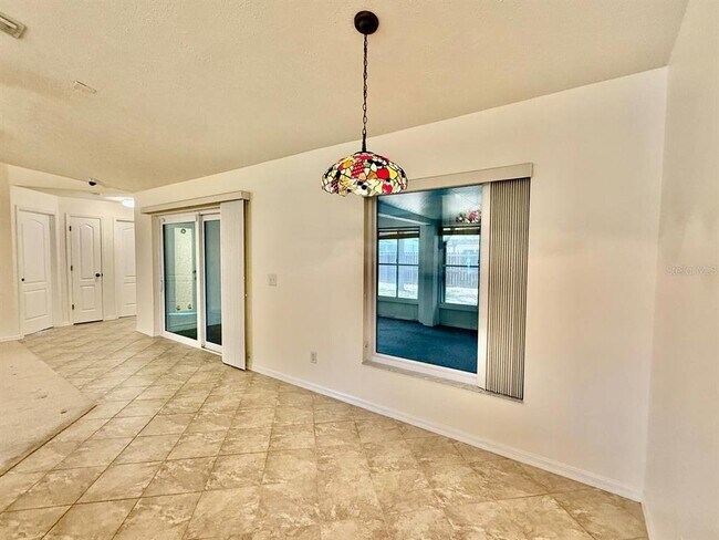 Building Photo - 9815 La Vonda St