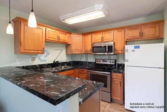Building Photo - 221 Westlake Dr