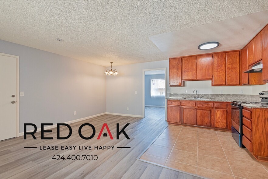 Building Photo - 2448 N Eastern Ave