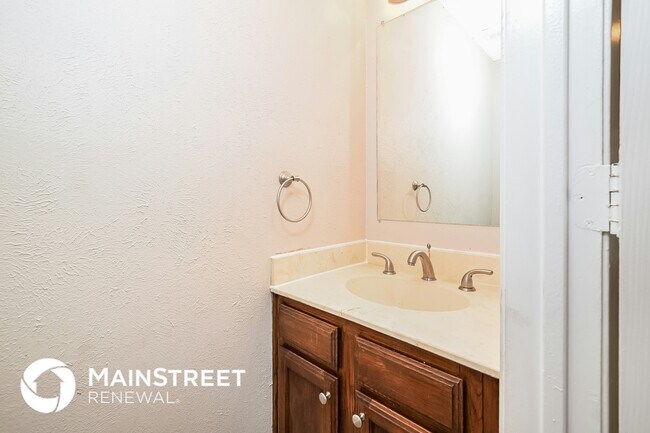 Building Photo - 411 Southerland Ave