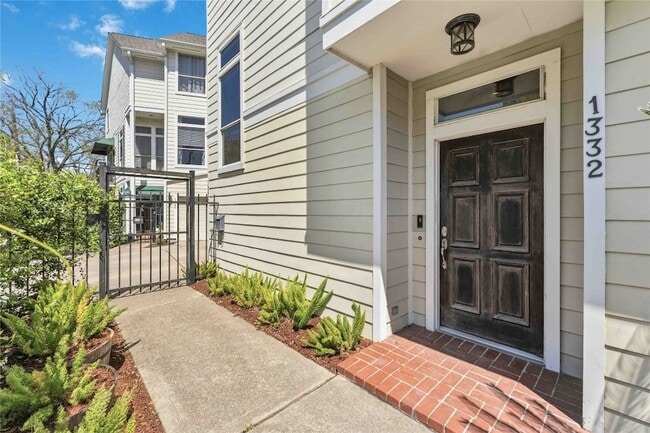 Building Photo - 1332 Fairview St