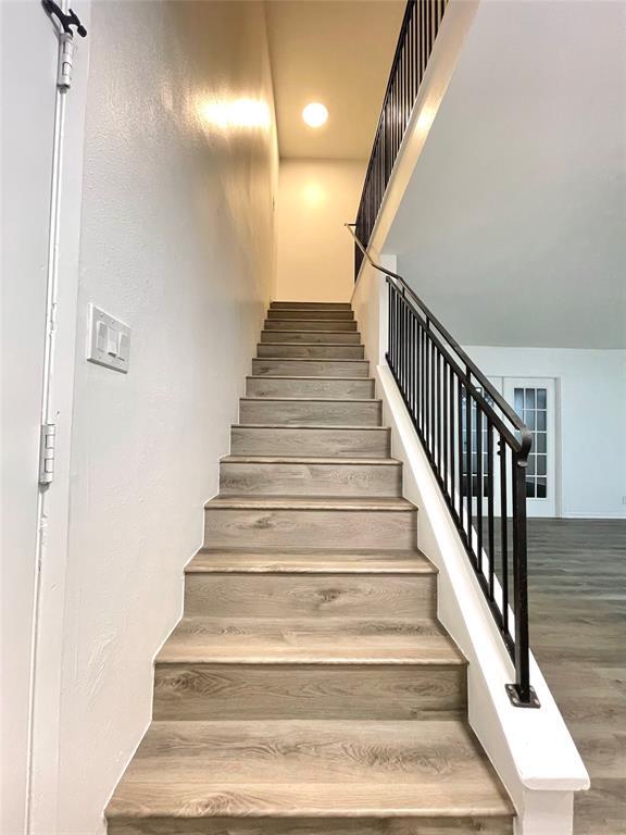 Building Photo - 2306 Barton Village Cir