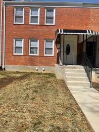 Building Photo - 4056 Edgewood Rd