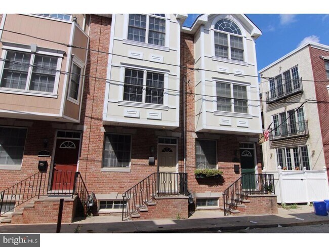 Building Photo - 1905 Kimball St