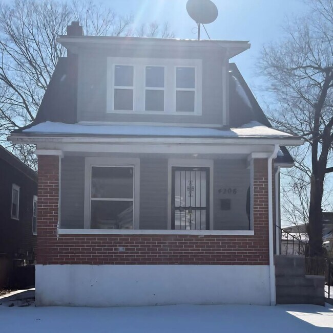 Building Photo - Remodeled two bedroom gem!