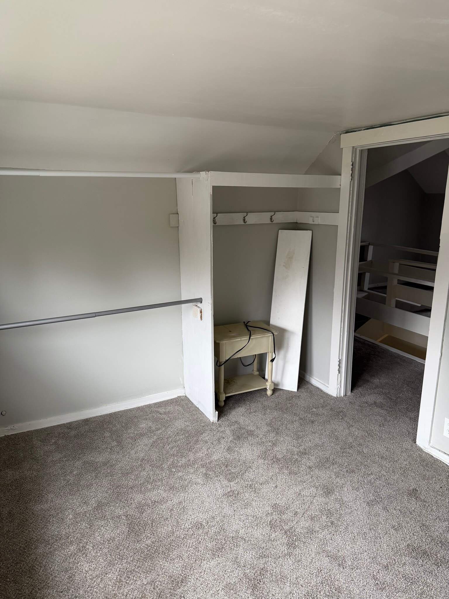 Building Photo - 732 Rockford Ave