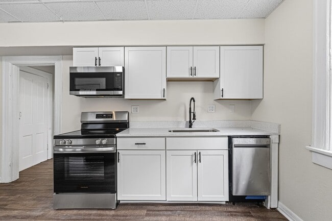 Building Photo - 5206 Lotus Wy