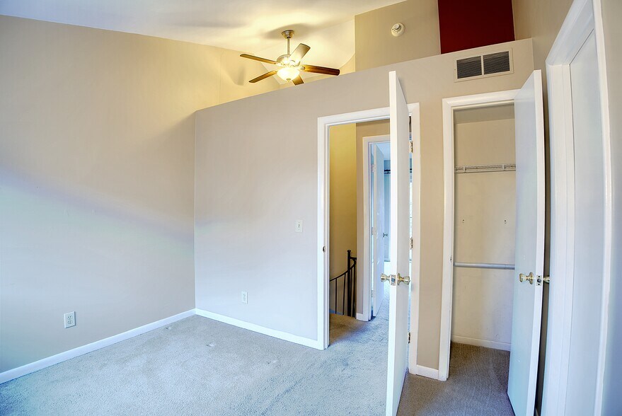 2nd Bedroom - 2412 Grandview Ave