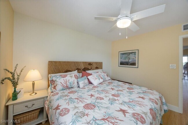 Building Photo - 4130 Bayhead Dr