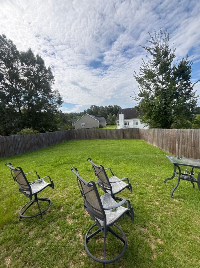 Building Photo - 657 Cornerstone Cir