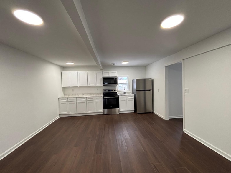 Building Photo - 1303 Buffalo St