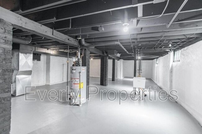 Building Photo - 1025 Yout St