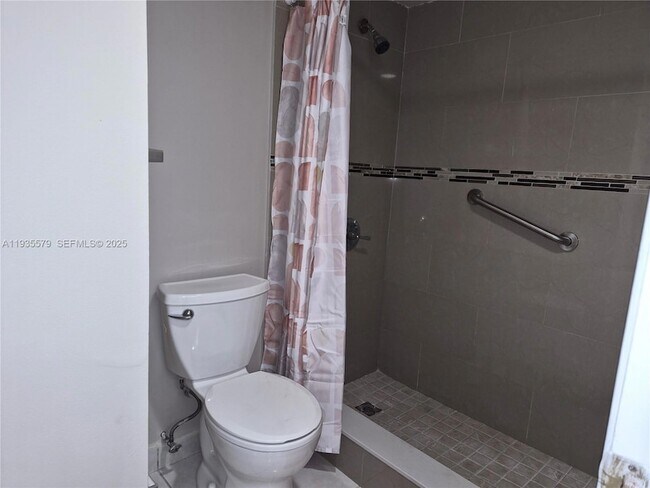 Building Photo - 8811 SW 132nd Pl