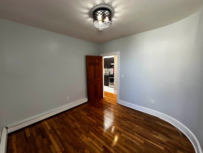 Building Photo - 21 Sherman Pl