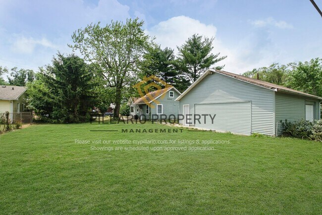 Building Photo - Cozy 3 Bedroom, 1 Bathroom Home Available ...