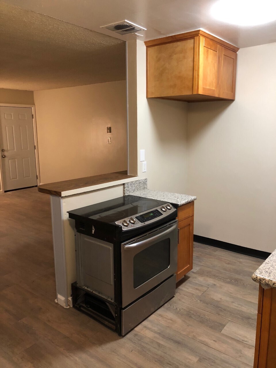 Building Photo - 2107 Earl Ave