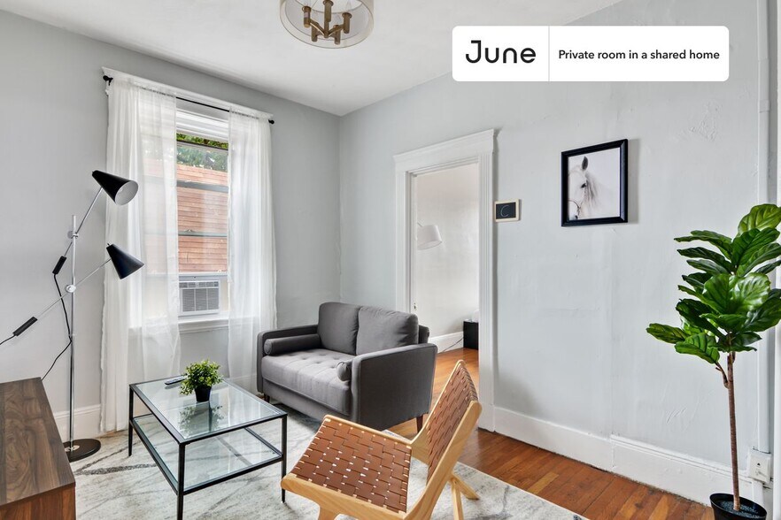 Building Photo - Room in Shared 3 bed/1 bath home