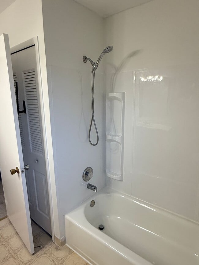 Building Photo - Newly Renovated! - 2 Bedroom, 1.5 Bathroom Condo In Van Buren Twp, Mi