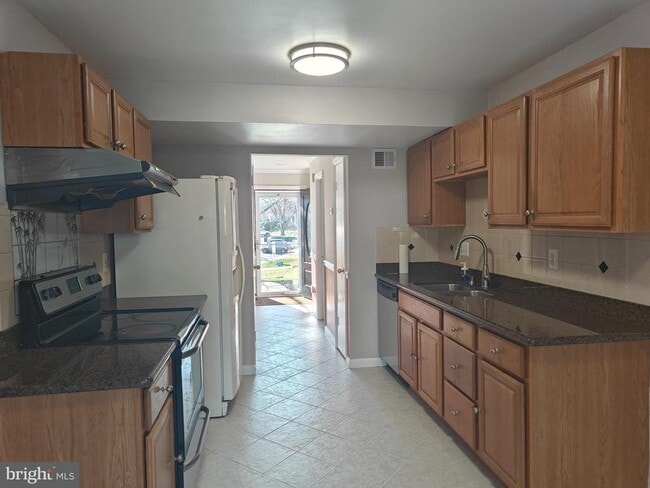 Building Photo - 6861 Brian Michael Ct