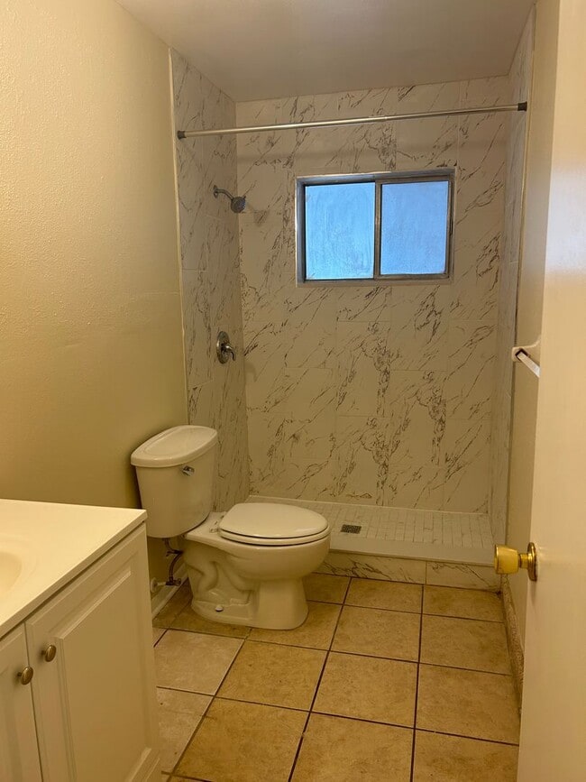 Building Photo - 3BR/2BA Single Family Home with Large Backyard in Winter Park!