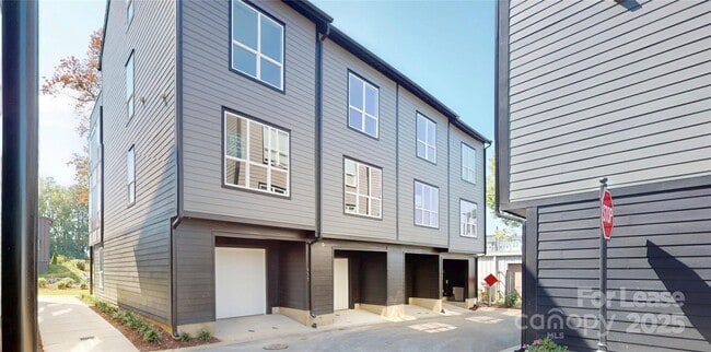 Building Photo - 409 Devender Ln