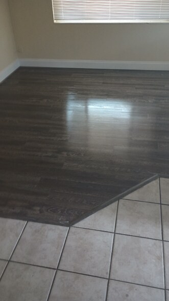 Building Photo - 7228 35th Ave N