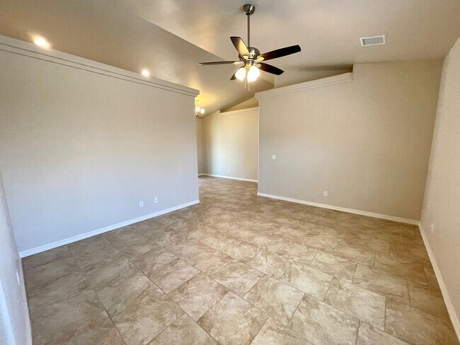 Building Photo - Centrally Located 3BR Home Near Airway Ave | Granite Kitchen, 2-Car Garage & Fenced Yard!
