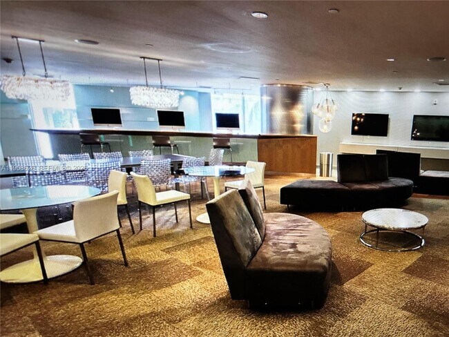 Building Photo - 92 SW 3rd St