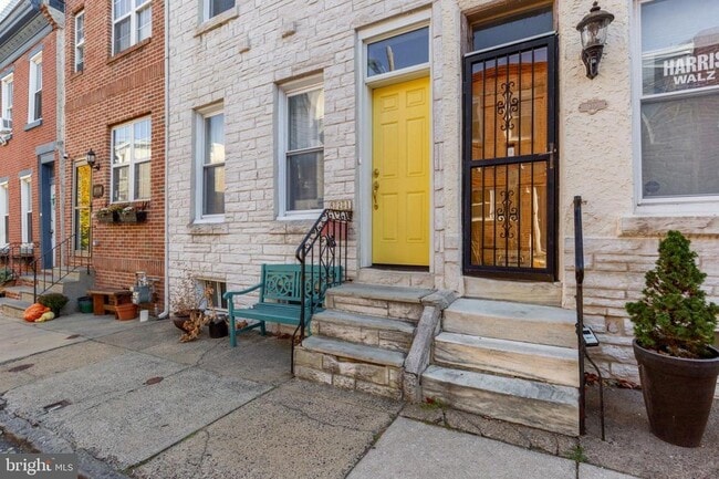 Building Photo - 821 N Bambrey St