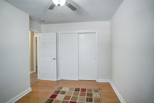 Building Photo - 4686 Capitol View Rd