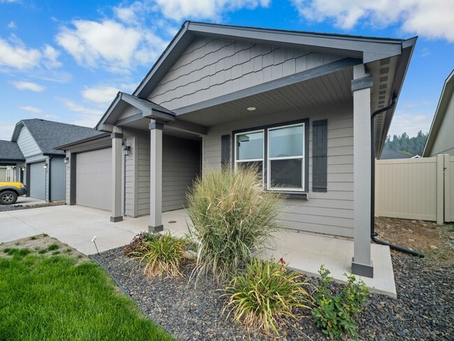 Building Photo - Modern 3BR/2BA Ranch – Living in Spokane