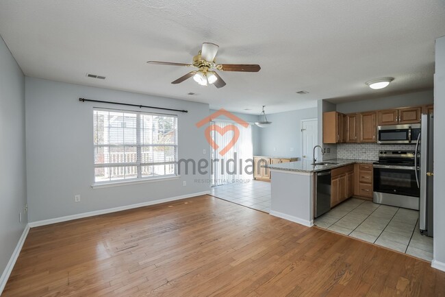 Building Photo - 3 Bedroom, 2.5 Bath - Ladson Area