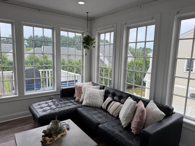 Building Photo - King Light, LLC