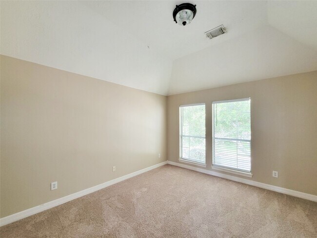 Building Photo - 914 Ivory Ridge Ln