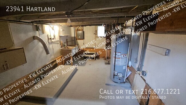Building Photo - 23941 Hartland-