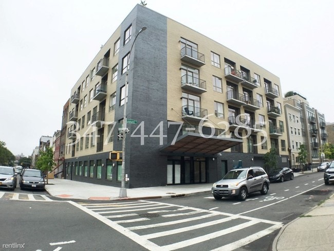 Building Photo - 105 Leonard St