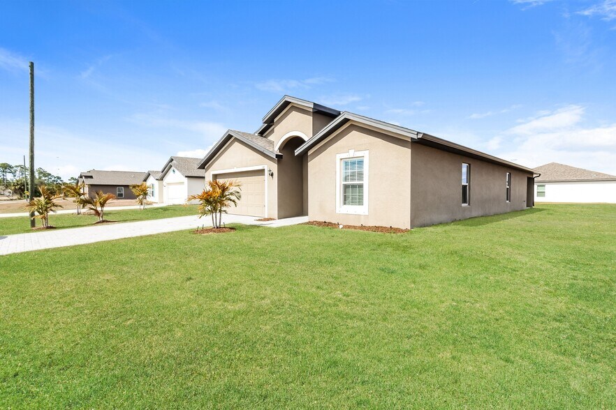 Building Photo - 885 Youngreen Dr