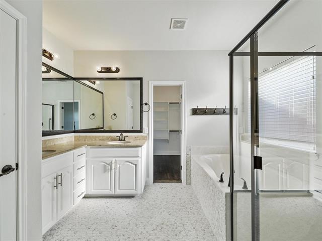 Building Photo - 3508 Hornbeam St