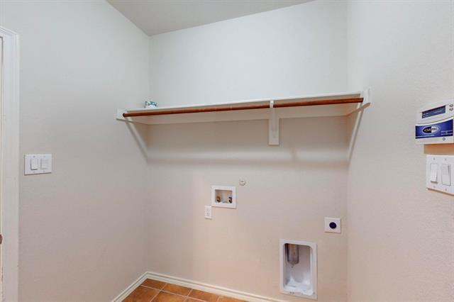 Building Photo - 3504 Hornbeam St