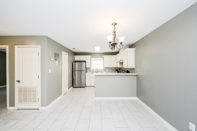 Building Photo - 205 W San Carlos St