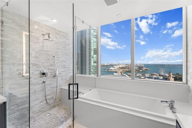 Building Photo - 851 NE 1st Ave